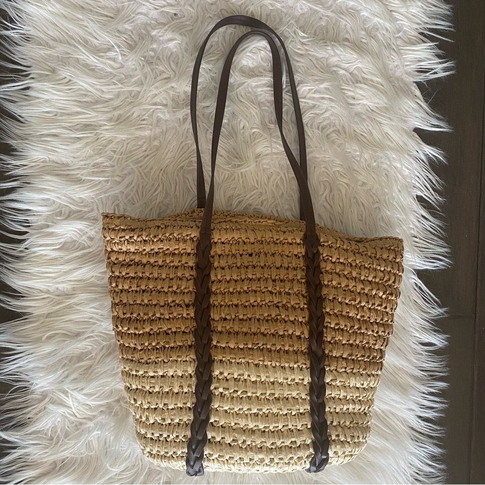 BTB Los Angeles exclusive paper straw two tone tote bag with braided detail